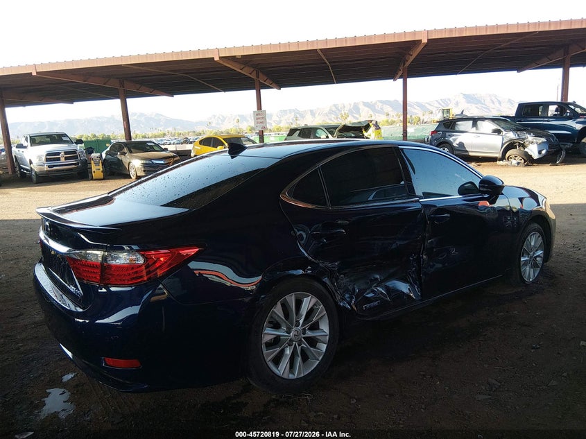 2015 LEXUS ES 300H auction photo 6