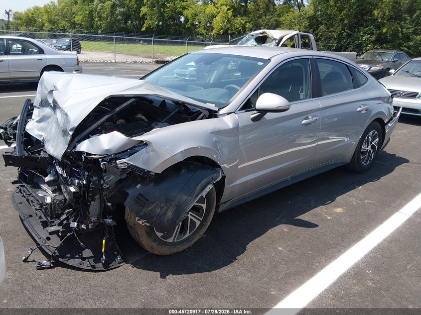 2023 HYUNDAI SONATA HYBRID auction photo 2