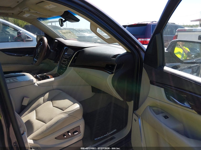 2015 CADILLAC ESCALADE auction photo 5