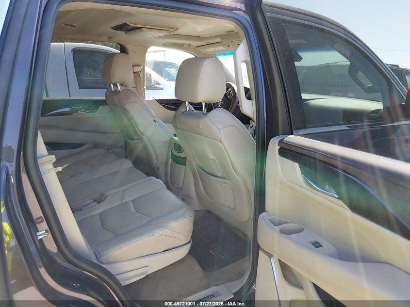2015 CADILLAC ESCALADE auction photo 8