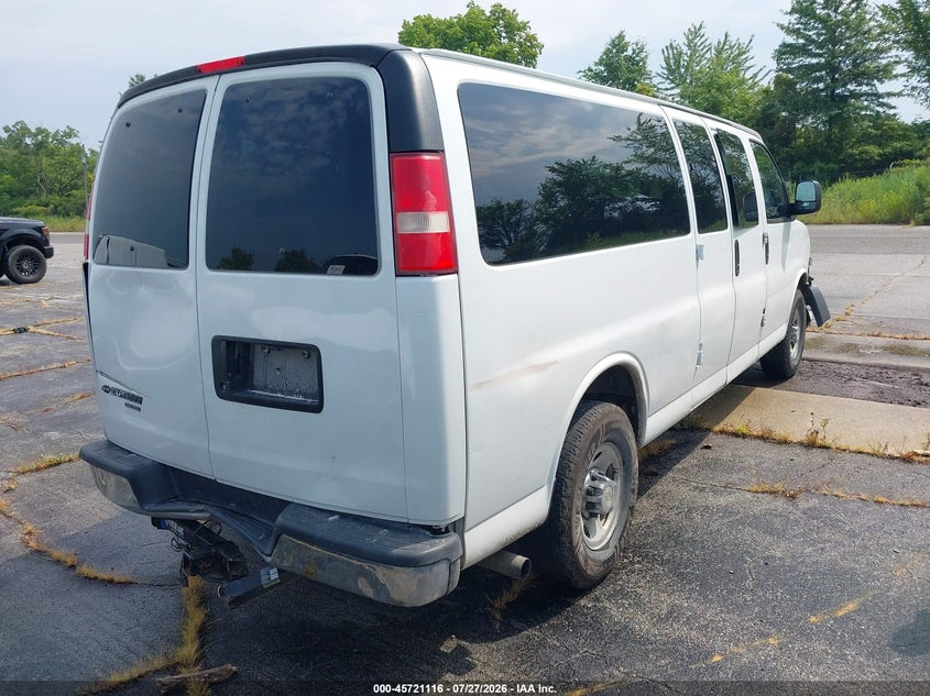 2016 CHEVROLET EXPRESS 3500 auction photo 4