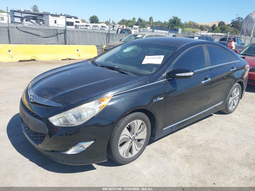 2013 HYUNDAI SONATA HYBRID auction photo 2