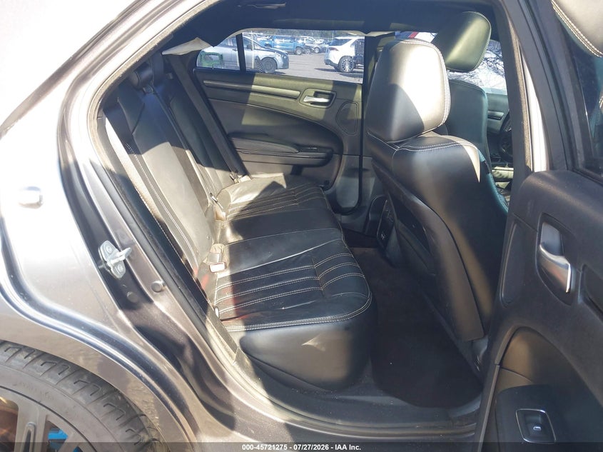 Фото 8 - CHRYSLER 300