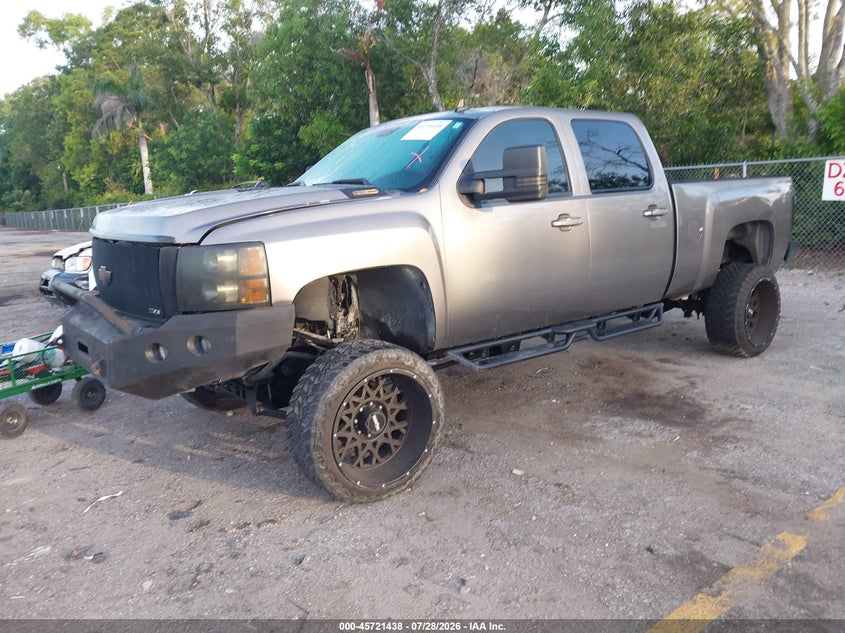2007 Chevrolet Silverado, Engine Burn, IAAI, VIN 1GCHK23617F567107 — photo 2