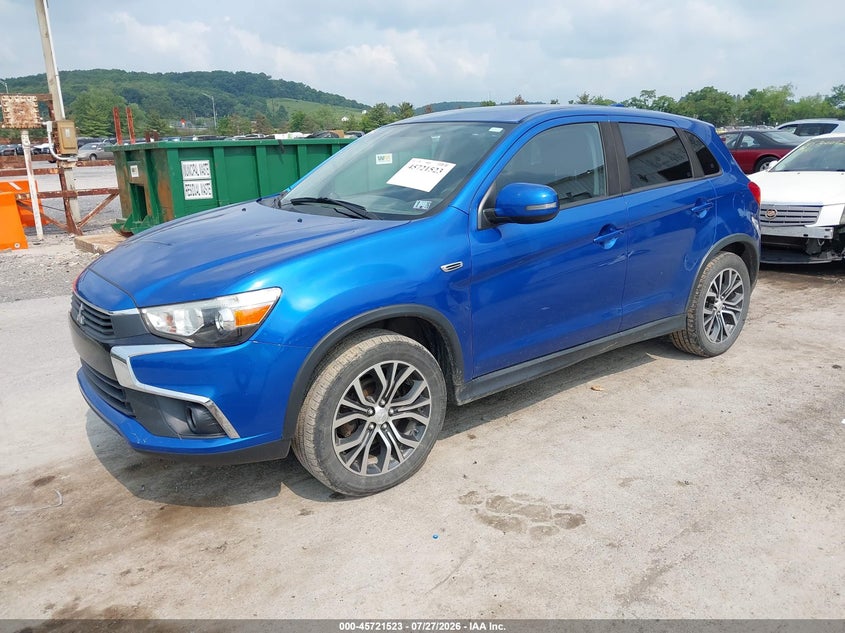 2017 Mitsubishi Outlander, Right Side, IAAI, VIN JA4AR3AW9HZ053957 — photo 2