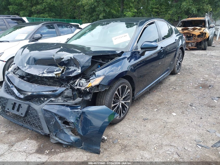 2020 Toyota Camry, Left Front, IAAI, VIN 4T1G11AK2LU341412 — photo 2