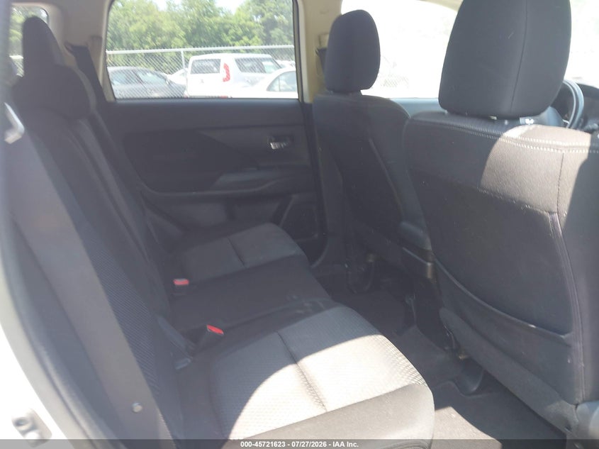 2016 MITSUBISHI OUTLANDER auction photo 8