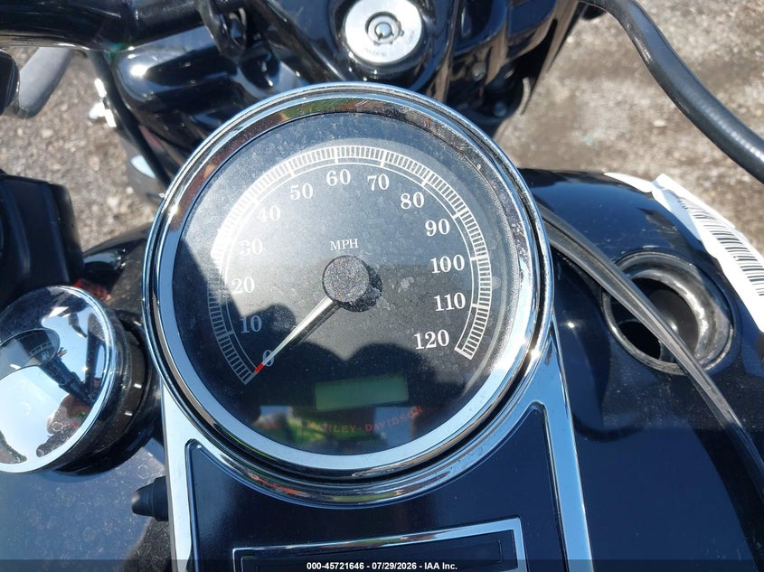 2010 HARLEY-DAVIDSON FLHP auction photo 7