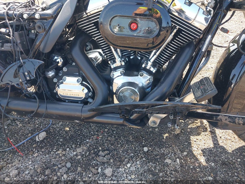 2010 HARLEY-DAVIDSON FLHP auction photo 8