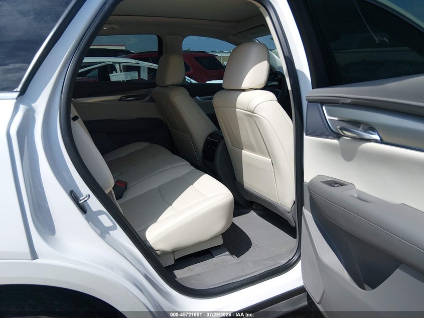 2022 CADILLAC XT5 auction photo 8