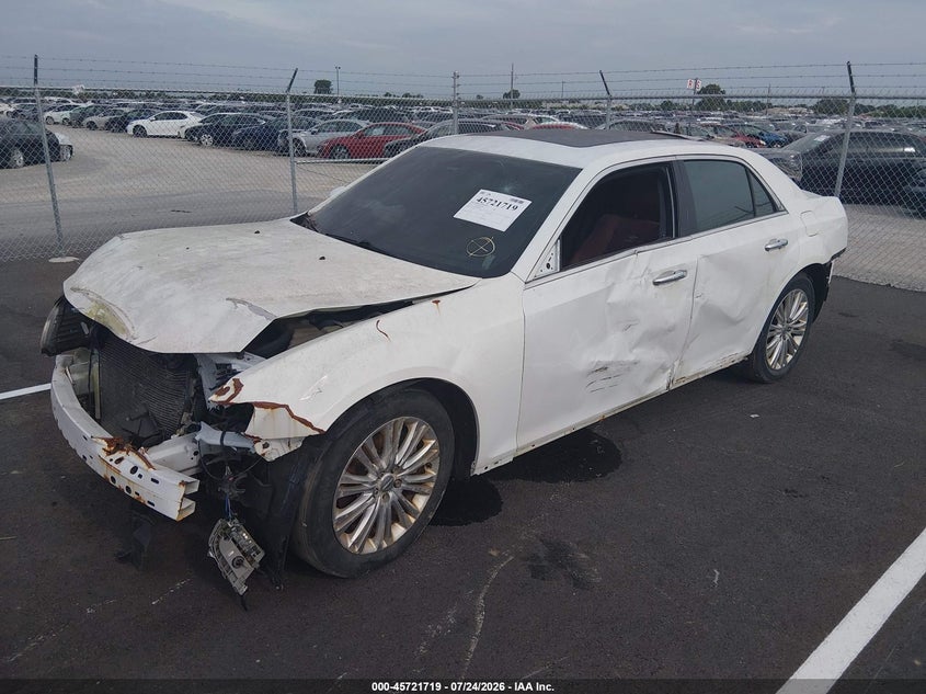 2013 CHRYSLER 300 auction photo 2