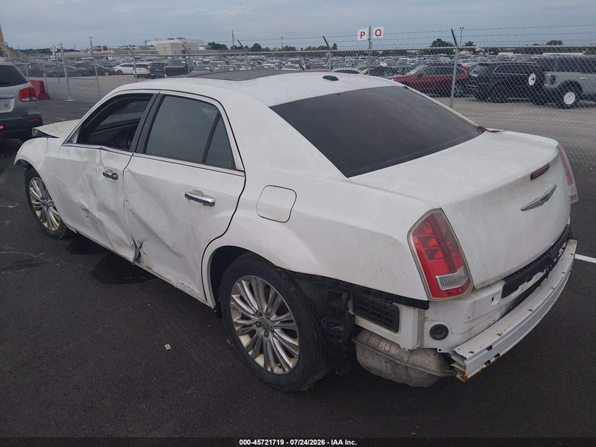 2013 CHRYSLER 300 auction photo 3