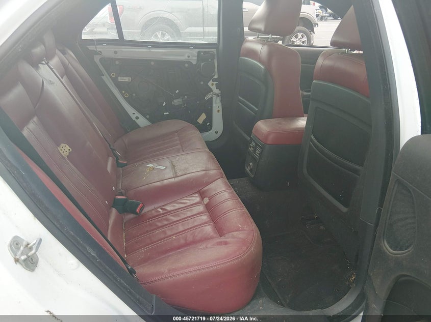 2013 CHRYSLER 300 auction photo 8