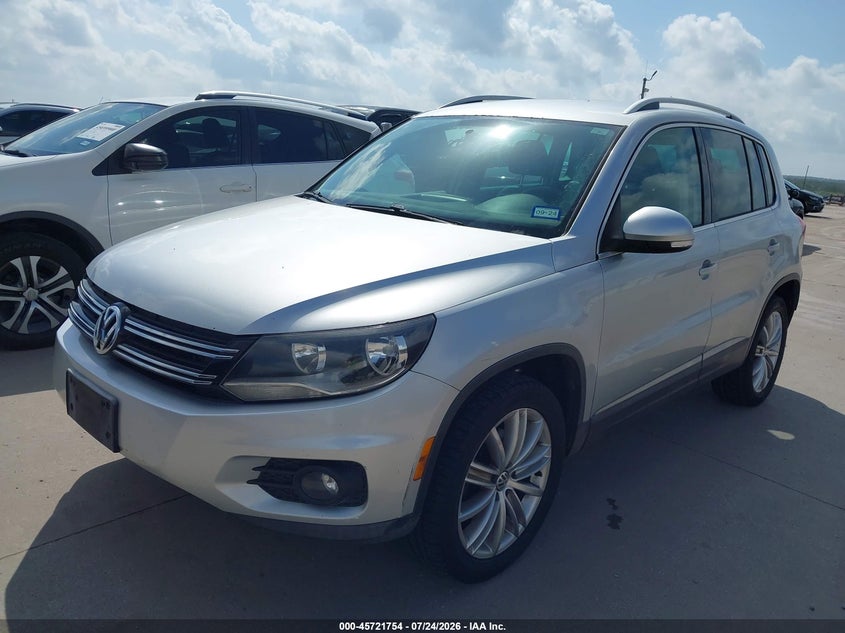 2013 VOLKSWAGEN TIGUAN auction photo 2