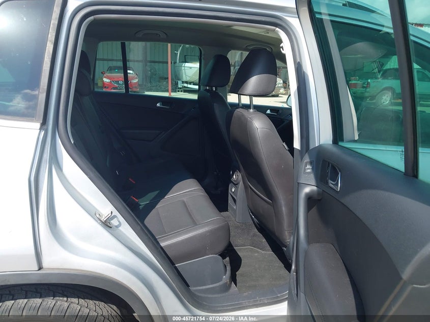 2013 VOLKSWAGEN TIGUAN auction photo 8