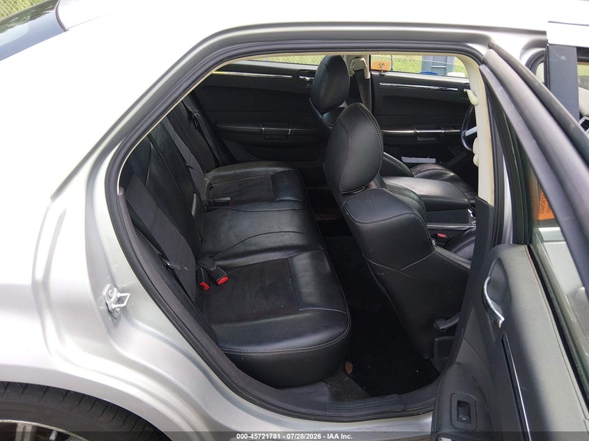2008 CHRYSLER 300C auction photo 8