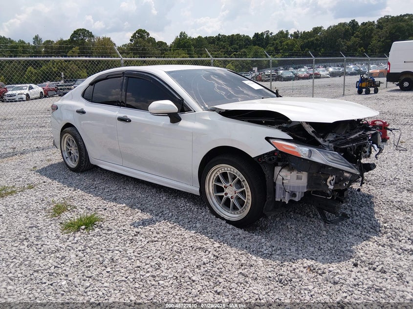 2018 TOYOTA CAMRY auction photo 1