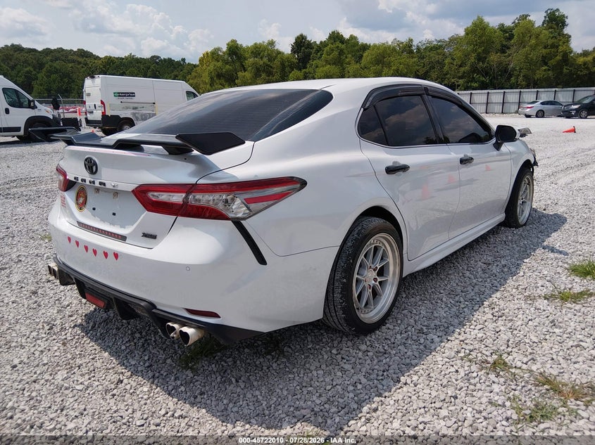 2018 TOYOTA CAMRY auction photo 4