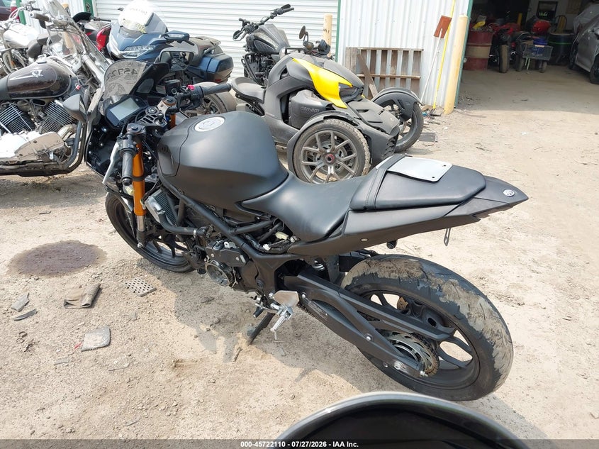 2019 YAMAHA YZFR3 auction photo 3