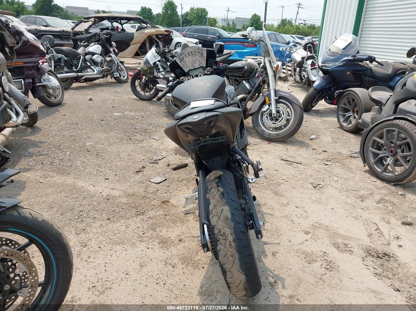 2019 YAMAHA YZFR3 auction photo 6