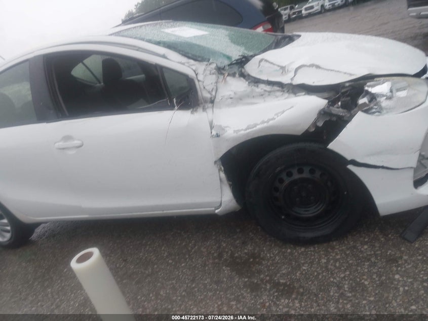 2014 TOYOTA PRIUS C auction photo 6
