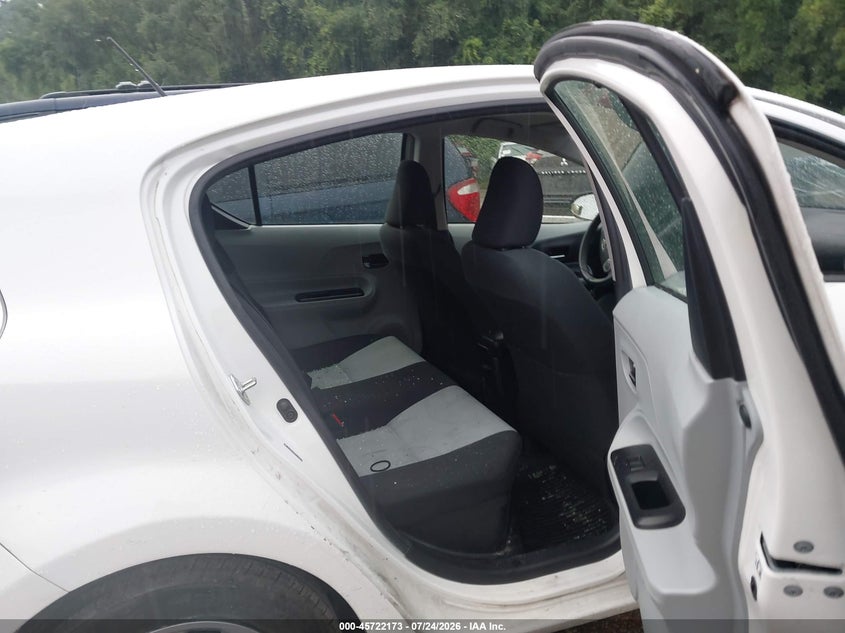 2014 TOYOTA PRIUS C auction photo 8