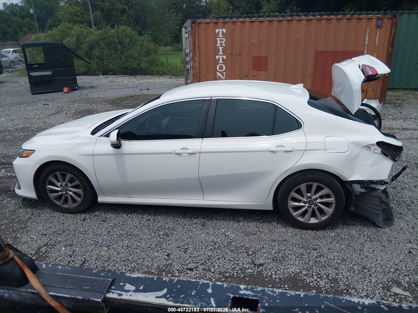 TOYOTA CAMRY - zdjęcie 15
