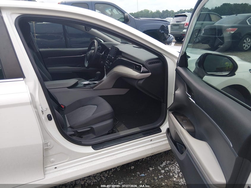 TOYOTA CAMRY - zdjęcie 5