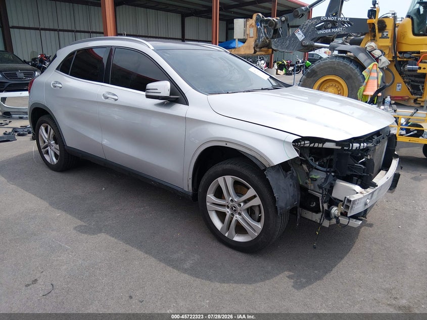 2018 MERCEDES-BENZ GLA 250 — zdjęcie z aukcji
