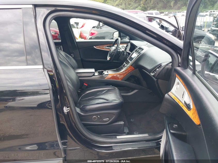 2019 LINCOLN NAUTILUS auction photo 5