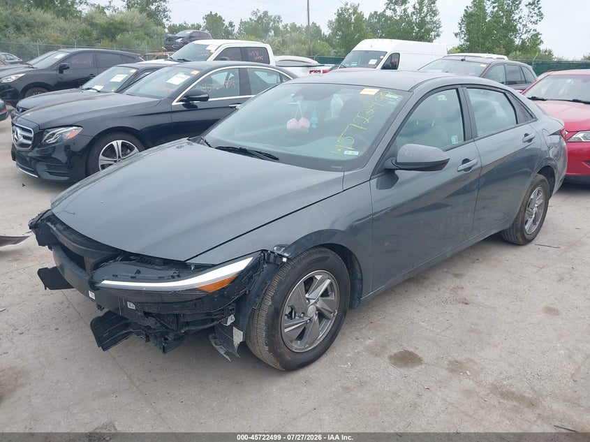 2025 HYUNDAI ELANTRA auction photo 2