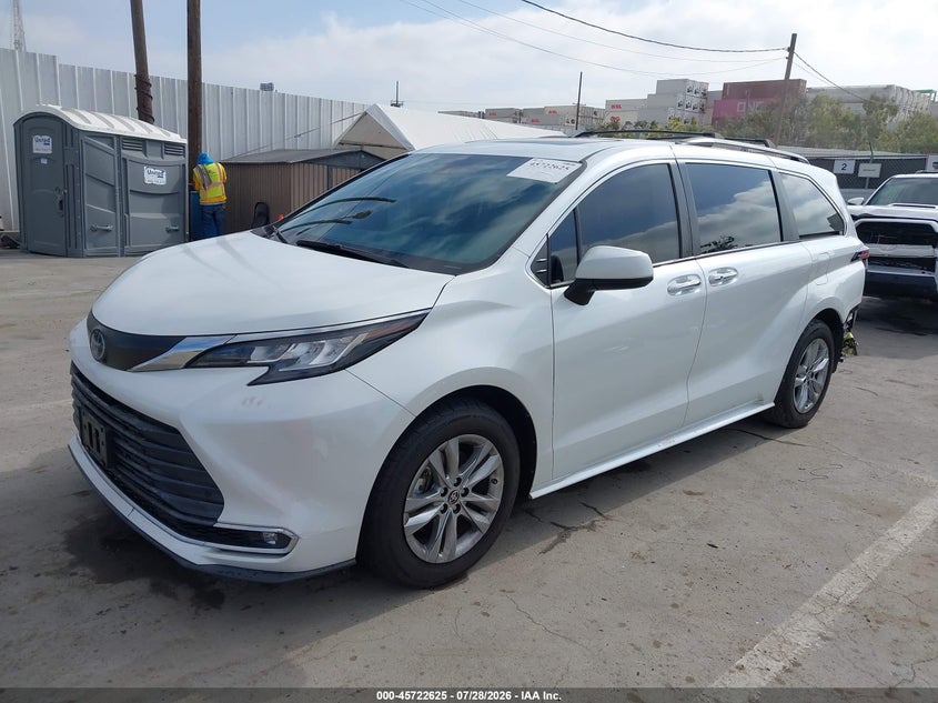 Vin: 5tdjrkec4ns113804, lot: 46221307, toyota sienna xle 20222