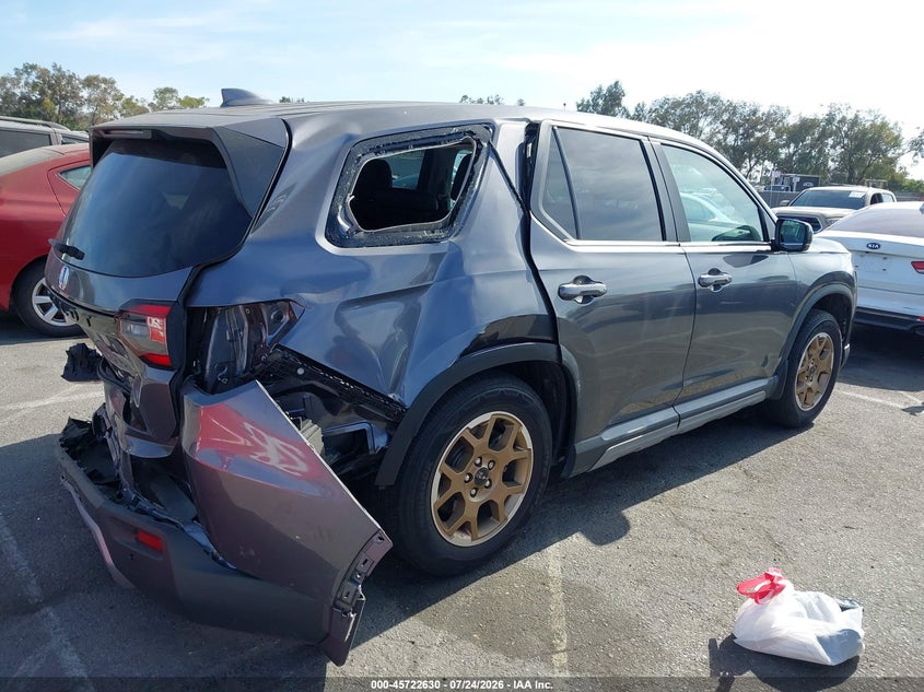 2024 HONDA PILOT auction photo 4