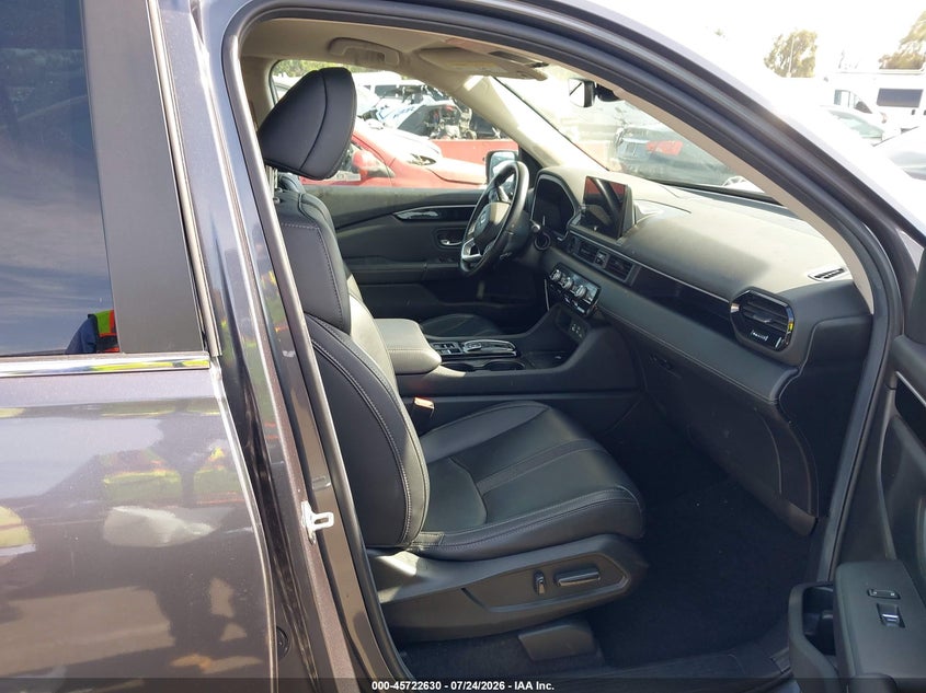 2024 HONDA PILOT auction photo 5