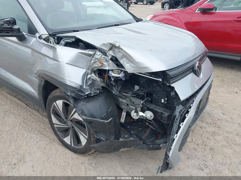 2025 VOLKSWAGEN TAOS 1.5T SE · Фото 6