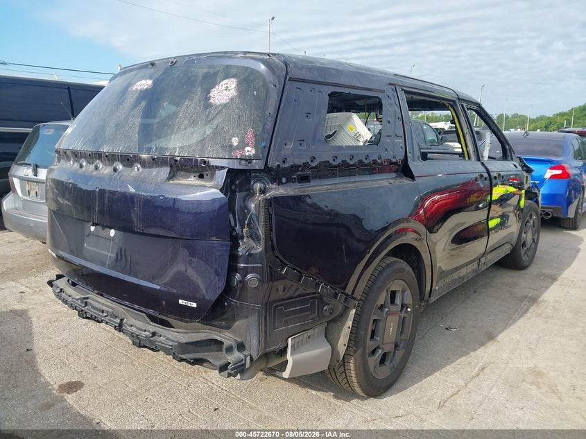2026 KIA CARNIVAL MPV HYBRID auction photo 4