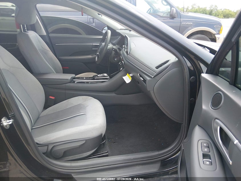 2021 HYUNDAI SONATA auction photo 5