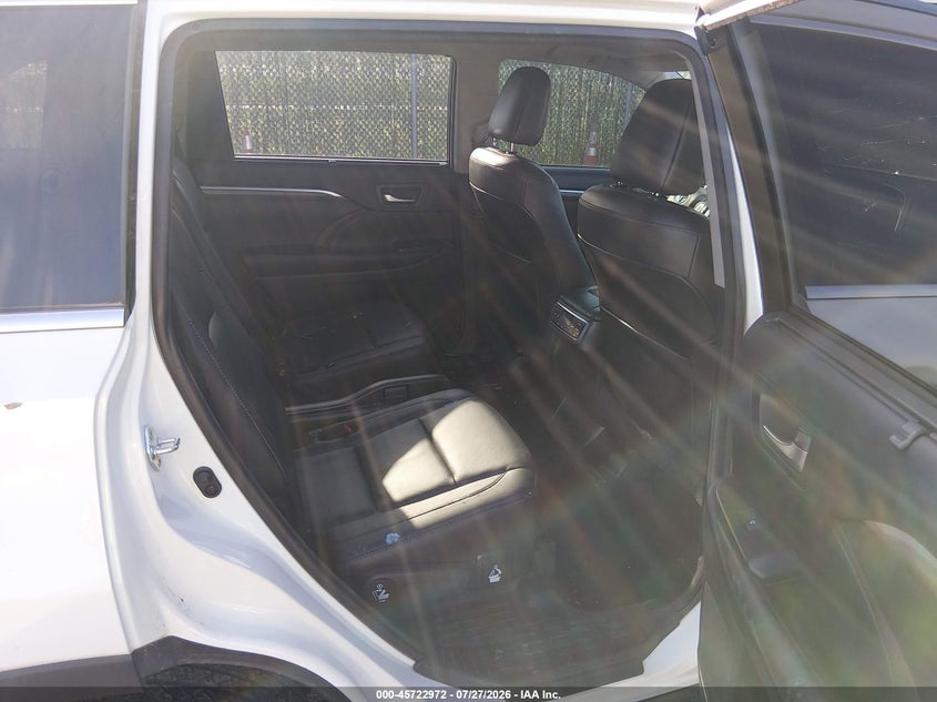 2018 TOYOTA HIGHLANDER auction photo 8