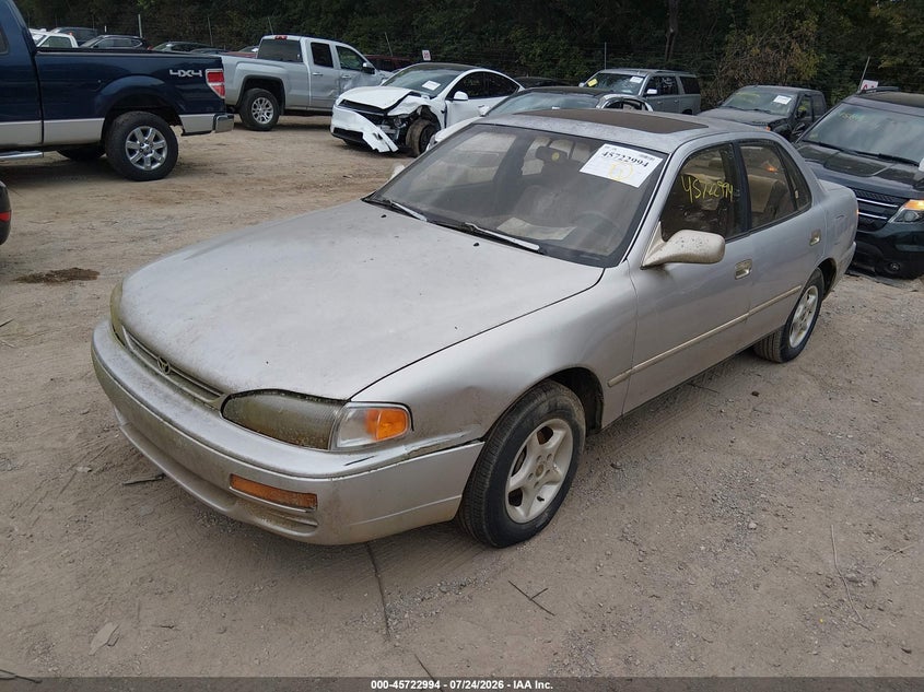 1995 TOYOTA CAMRY auction photo 2