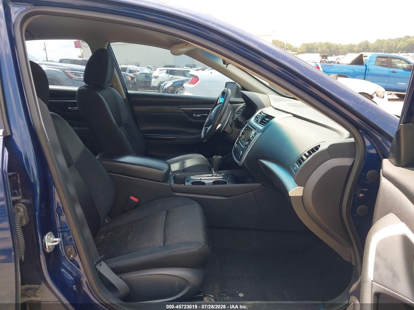 2017 NISSAN ALTIMA auction photo 5