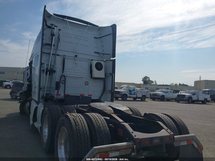 2024 VOLVO VNL auction photo 3