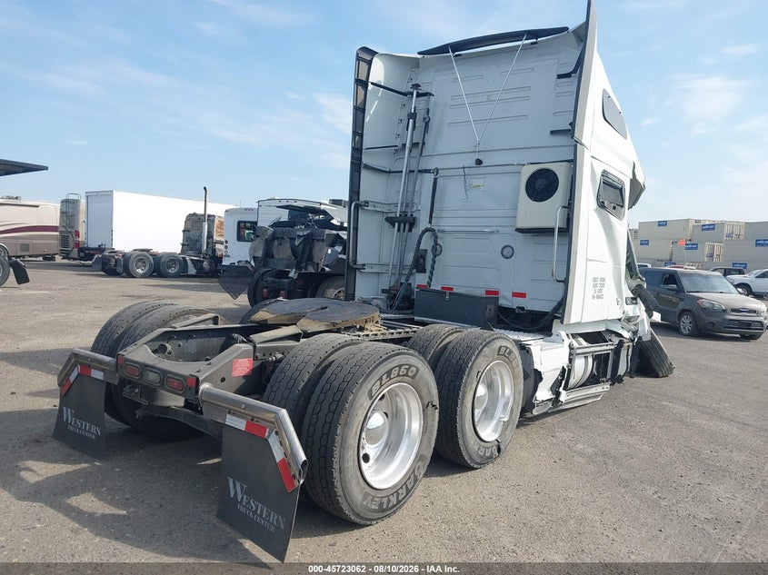 2024 VOLVO VNL auction photo 4