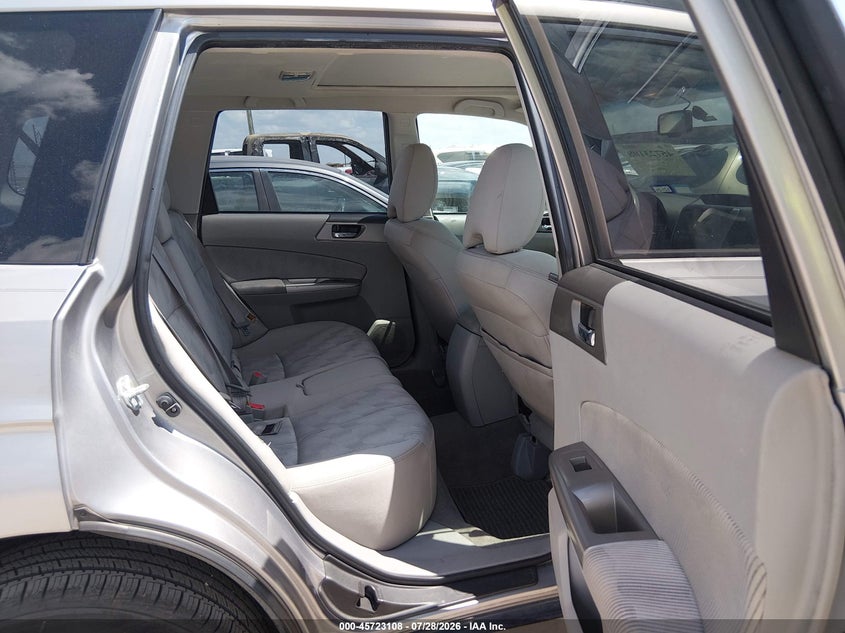 2009 SUBARU FORESTER auction photo 8