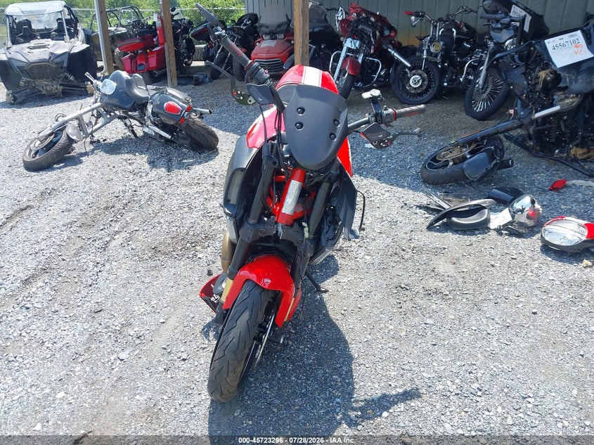2013 DUCATI DIAVEL auction photo 5