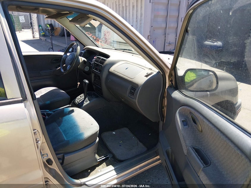 2002 CHEVROLET TRACKER auction photo 5