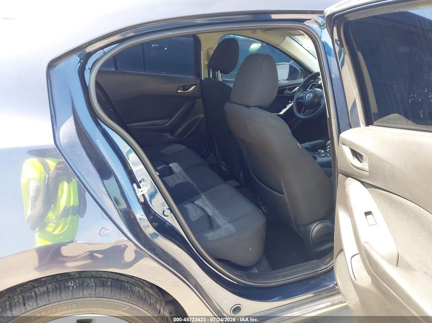 2015 MAZDA MAZDA3 auction photo 8