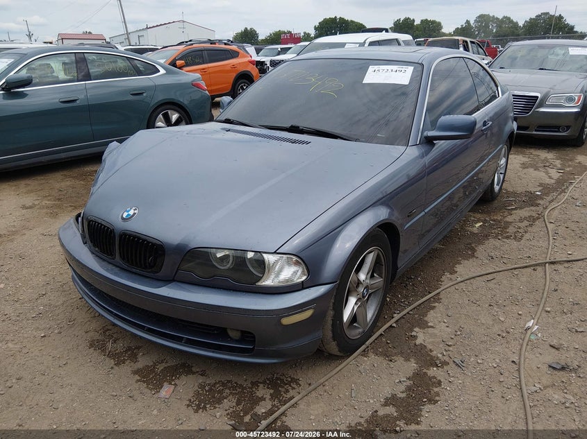 2002 BMW 325CI auction photo 2