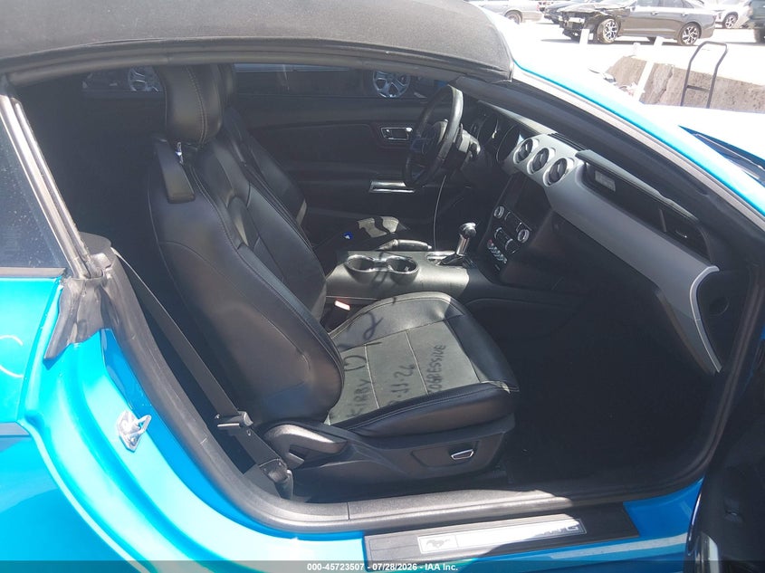 2017 FORD MUSTANG auction photo 5