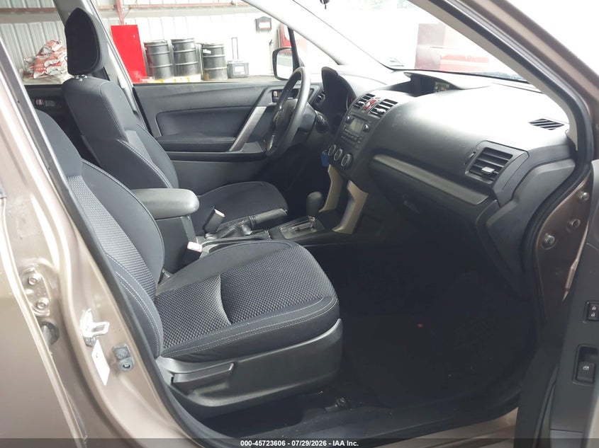2015 SUBARU FORESTER auction photo 5