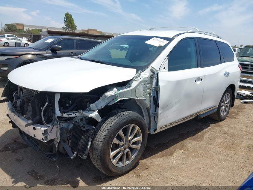 2014 Nissan Pathfinder, Left Front, IAAI, VIN 5N1AR2MN2EC606106 — photo 2